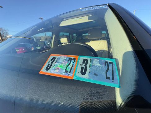 Used 2013 Volkswagen Touareg Sport image 23