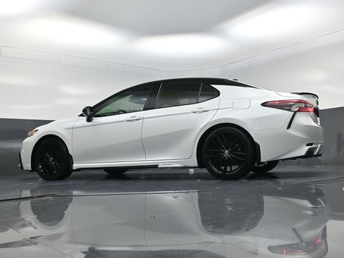 Used 2023 Toyota Camry XSE image 18