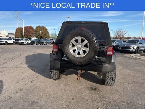 Used 2017 Jeep Wrangler Unlimited Sahara w/ Connectivity Group image 10