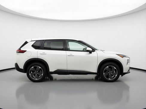 Used 2025 Nissan Rogue SV FWD image 11