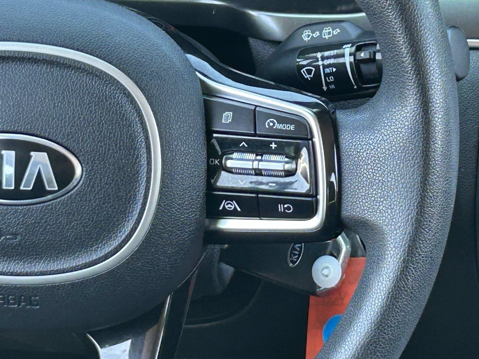 Used 2021 Kia Sorento LX AWD/4WD image 23