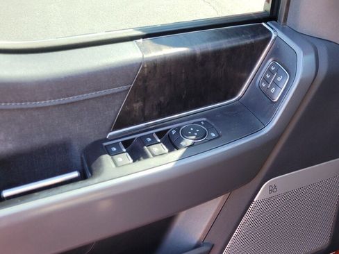 Used 2022 Ford F150 Lariat w/ Equipment Group 502A High image 29