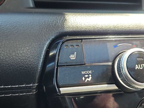 Certified 2025 Honda Pilot Touring image 21