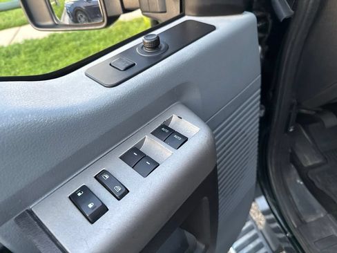 Used 2015 Ford F250 XLT w/ XLT Premium Package RWD image 7