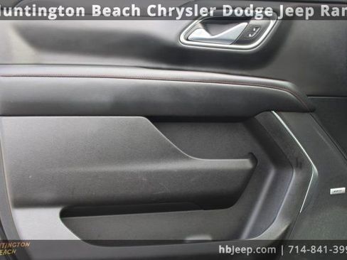 Used 2024 Chevrolet Suburban RST w/ Luxury Package image 11