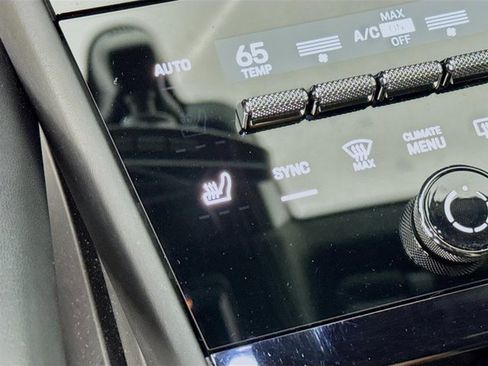 Used 2025 Porsche Cayenne GTS image 23