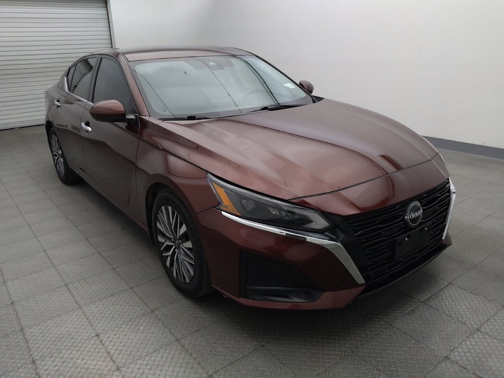 Used 2023 Nissan Altima 2.5 SV FWD image 13