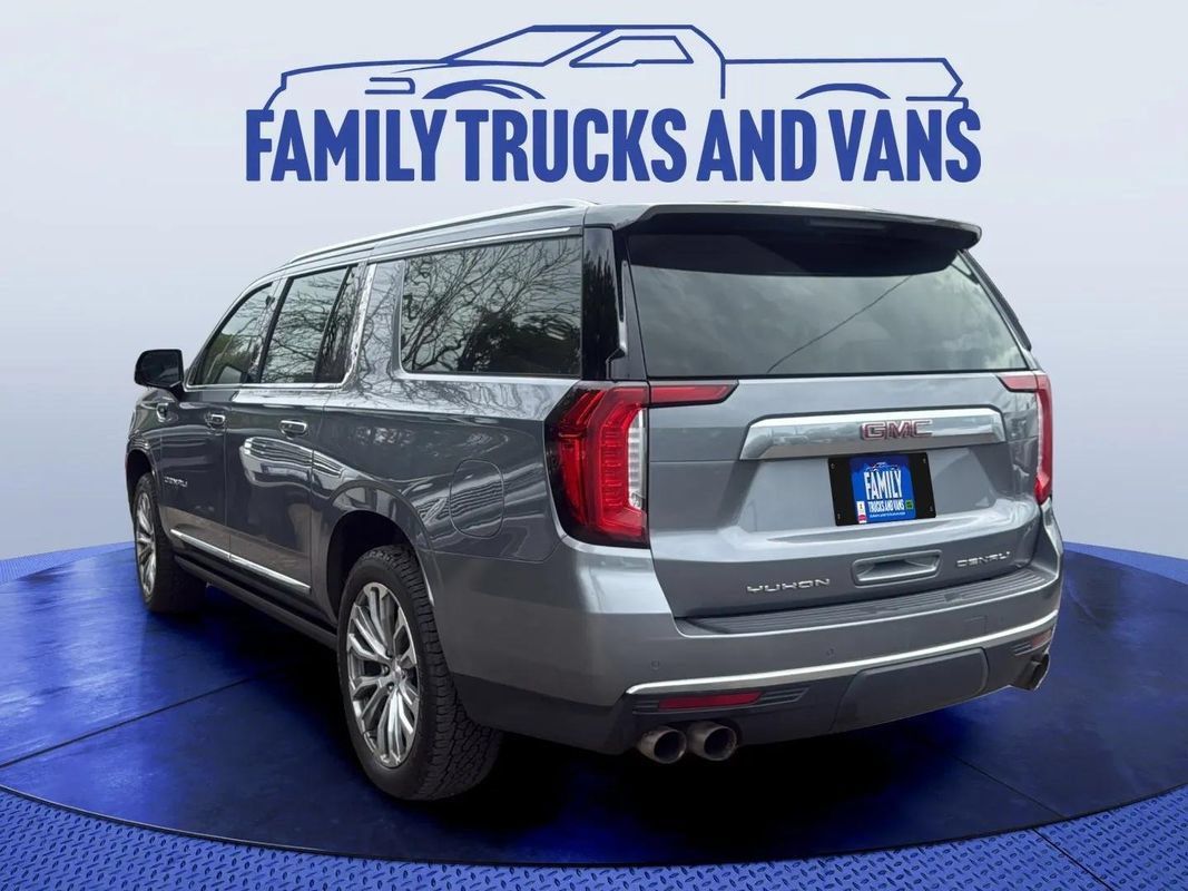 Used 2022 GMC Yukon XL Denali AWD/4WD image 3