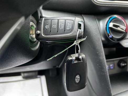 Used 2019 Hyundai Kona SE image 25