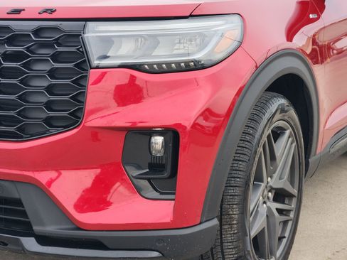 Used 2025 Ford Explorer ST-Line w/ Premium Package image 11