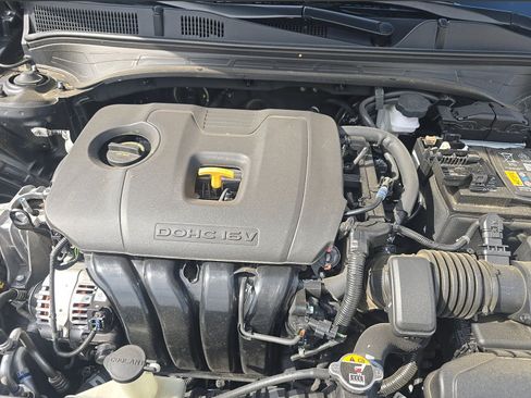 Used 2024 Kia Forte LXS w/ LXS Technology Package FWD image 12