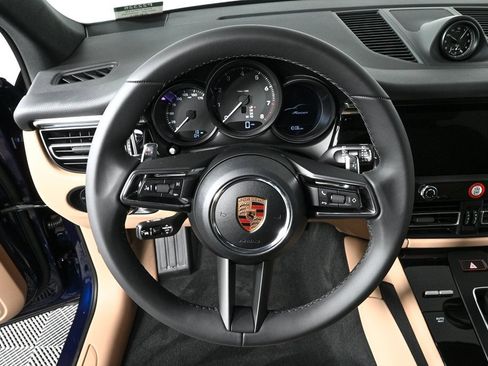 New 2026 Porsche Macan image 9