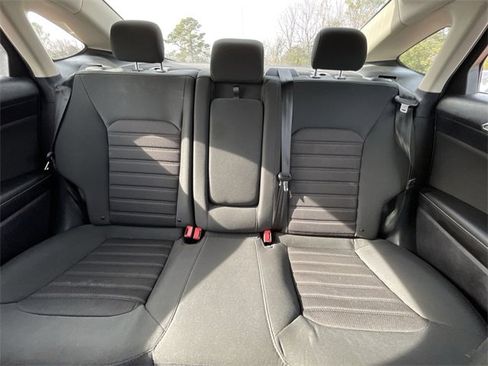 Used 2020 Ford Fusion SE image 17