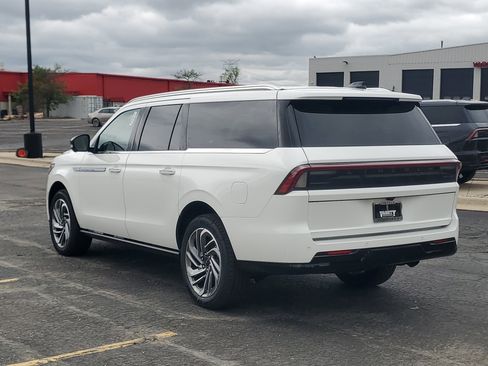 New 2026 Lincoln Navigator L Reserve AWD/4WD image 3