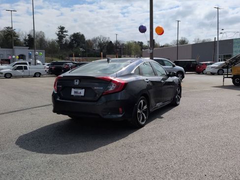 Used 2018 Honda Civic Touring image 8