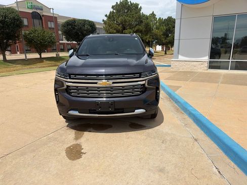Used 2022 Chevrolet Suburban Premier AWD/4WD image 5