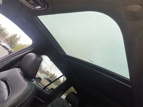 New 2025 Jeep Grand Cherokee Limited image 22