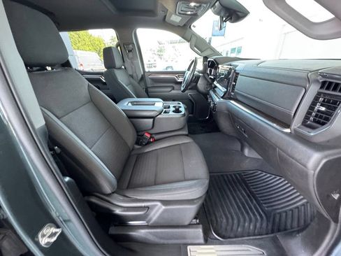 Used 2025 Chevrolet Silverado 1500 LT AWD/4WD image 16