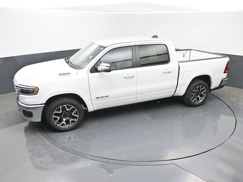 Used 2025 RAM 1500 Laramie AWD/4WD image 32