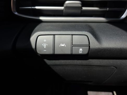 Used 2023 Hyundai Elantra Limited FWD image 41