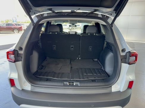 Certified 2025 Ford Escape SE w/ PHEV Premium Package FWD image 7