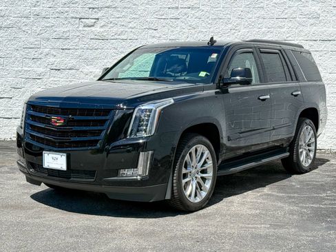 Used 2019 Cadillac Escalade Luxury AWD/4WD image 3