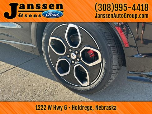 Used 2021 Ford Mustang Mach-E GT image 15