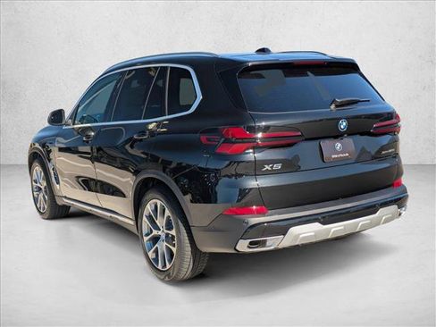 Used 2026 BMW X5 xDrive50e AWD/4WD image 9