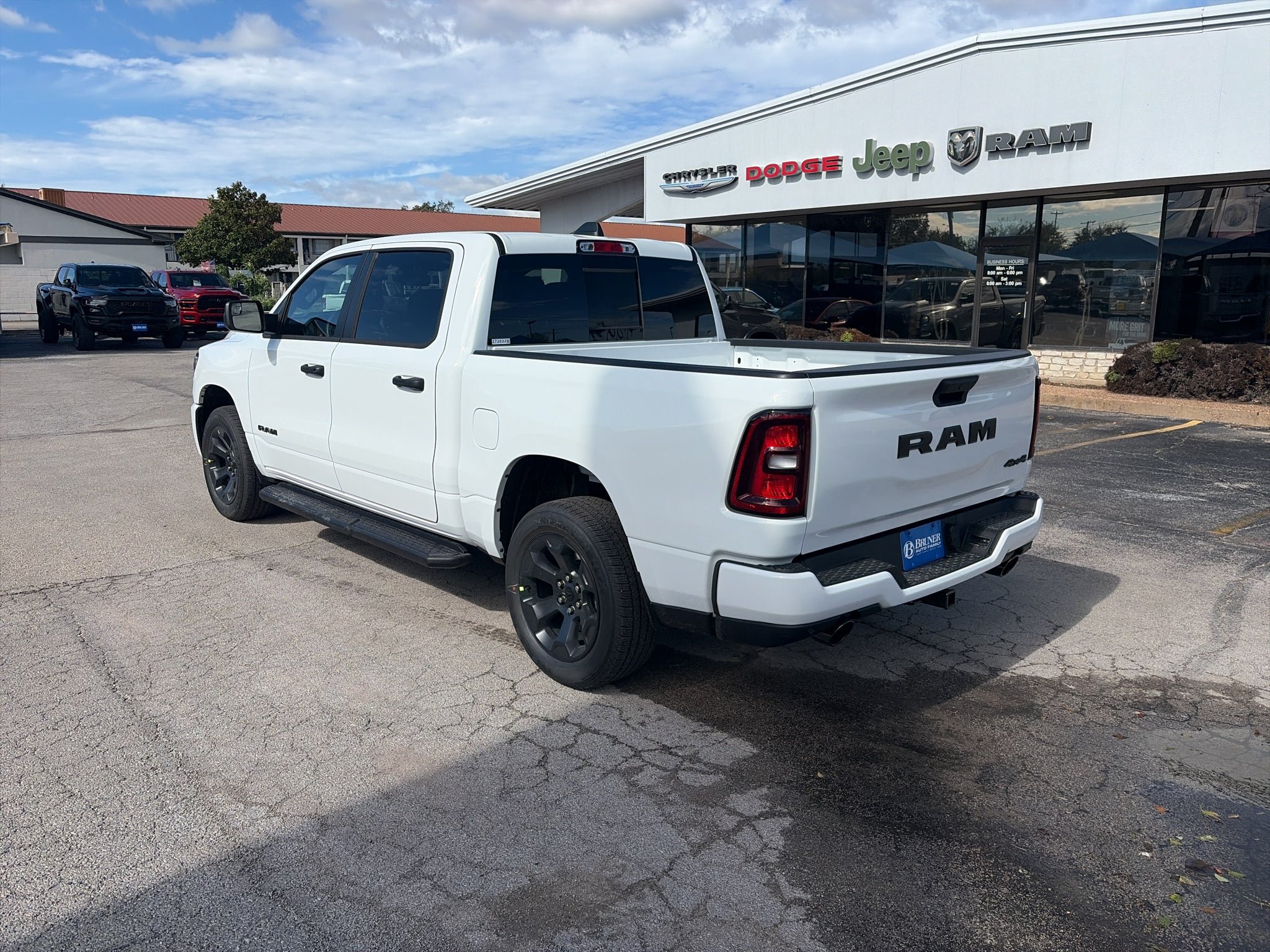 New 2027 RAM 1500 Express AWD/4WD image 19