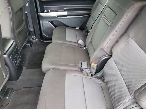 Certified 2023 Ford Explorer XLT RWD image 11