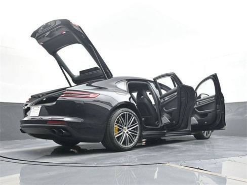 Used 2017 Porsche Panamera Turbo image 26