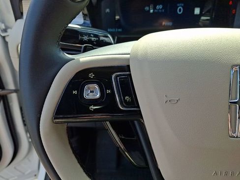 Certified 2025 Lincoln Corsair AWD w/ Equipment Group 101A image 21