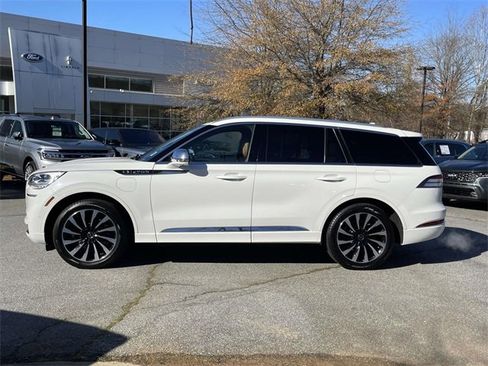 Used 2020 Lincoln Aviator Black Label Grand Touring w/ Class IV Trailer Tow Package image 2