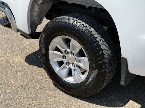 Used 2025 Chevrolet Silverado 1500 LT RWD image 13