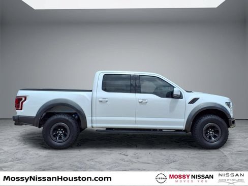 Used 2018 Ford F150 Raptor w/ Equipment Group 802A Luxury AWD/4WD image 8