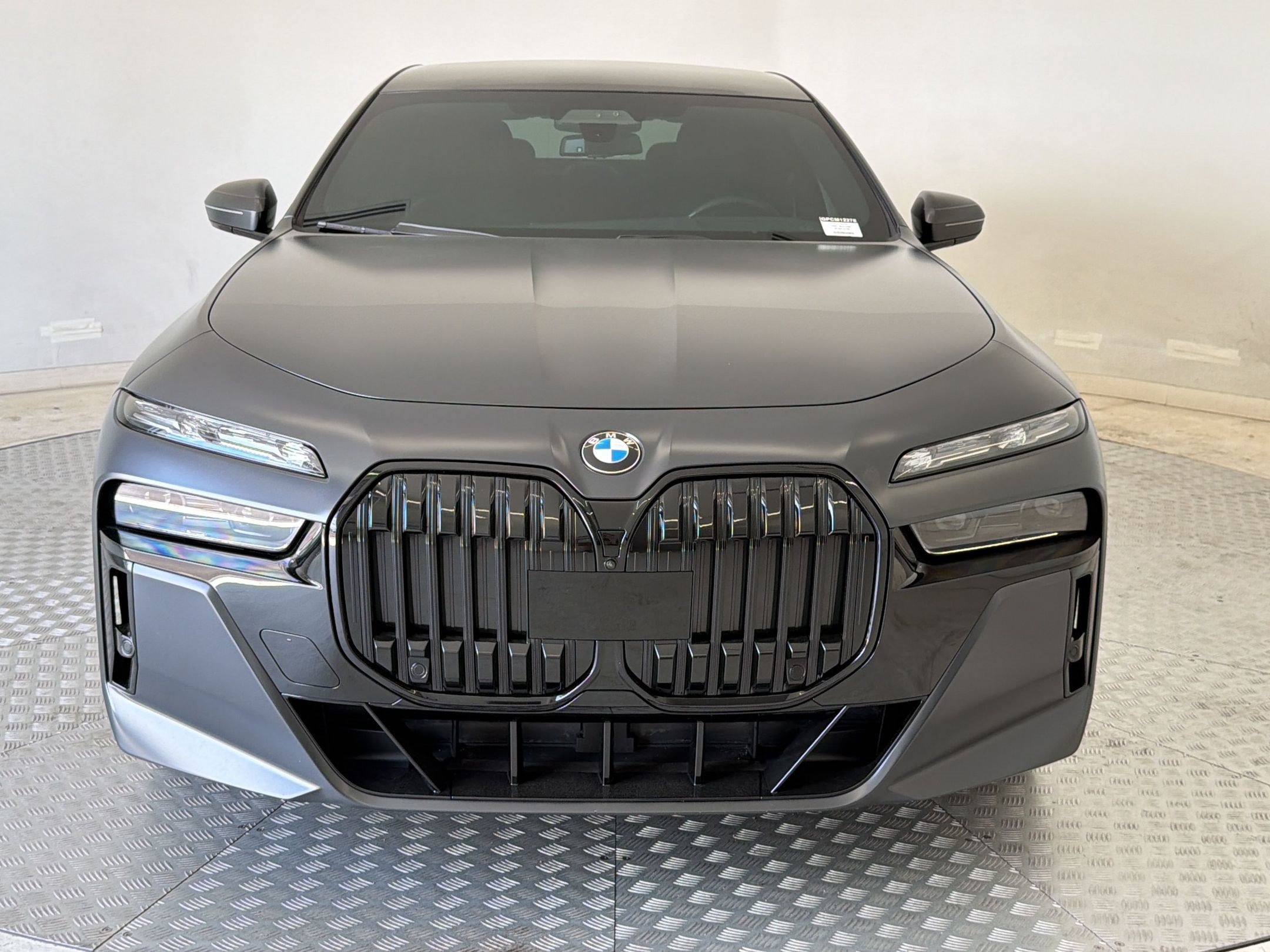 Used 2023 BMW 760i xDrive w/ Executive Package AWD/4WD image 6