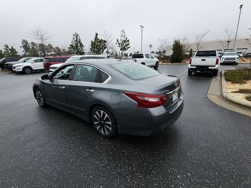 Used 2018 Nissan Altima 2.5 SV w/ 2.5 SV Technology Package image 7
