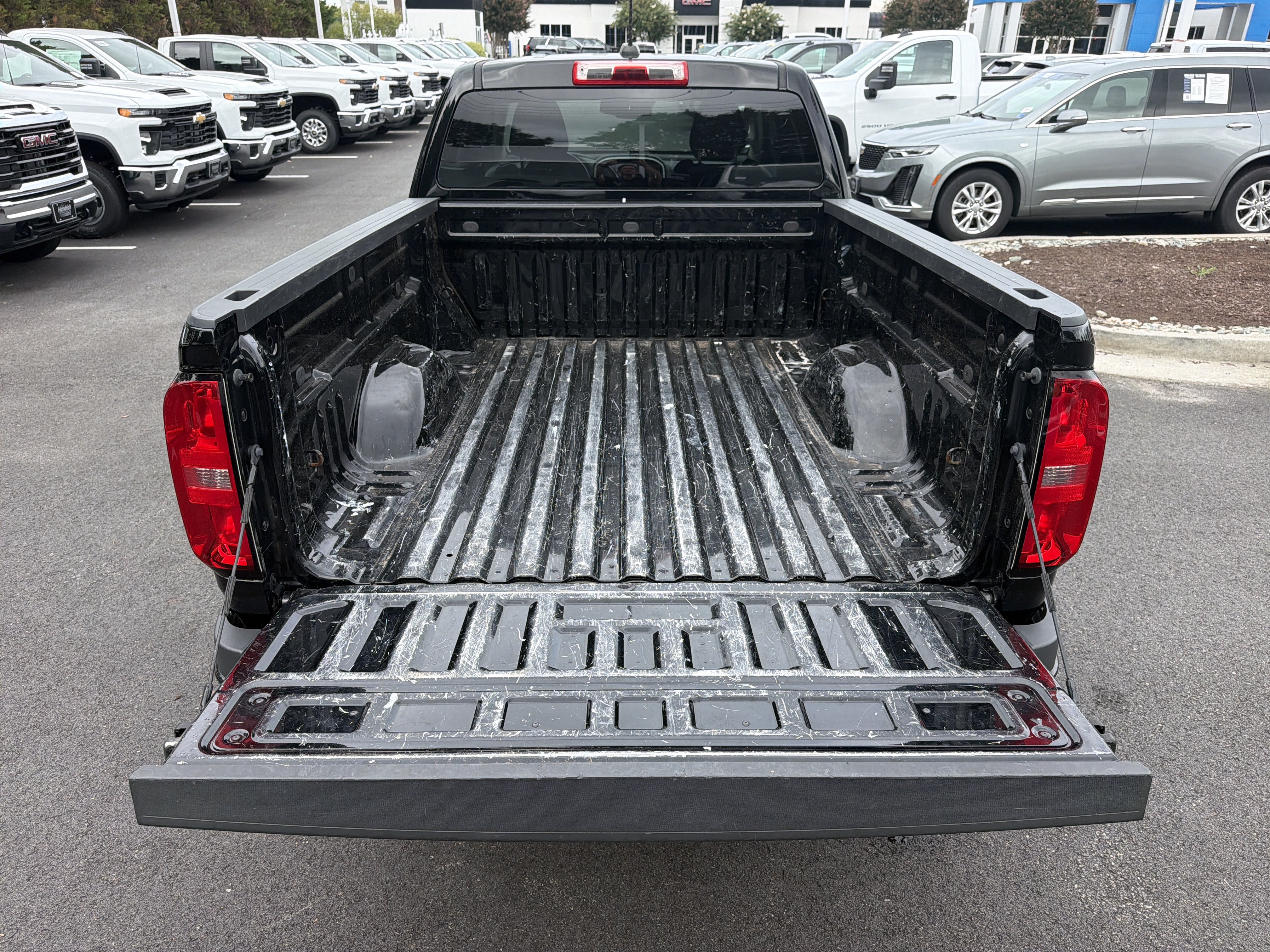 Used 2022 Chevrolet Colorado LT w/ Fleet Safety Package RWD image 34
