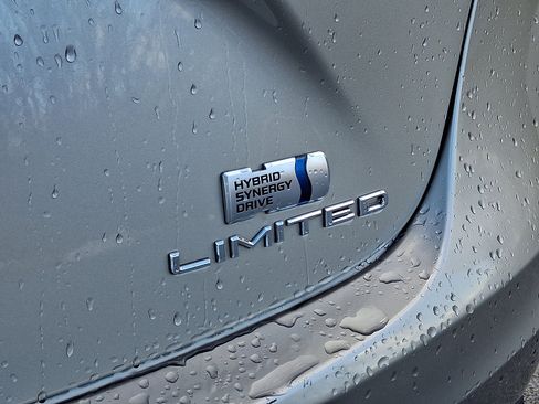 Used 2016 Toyota Avalon Limited image 9