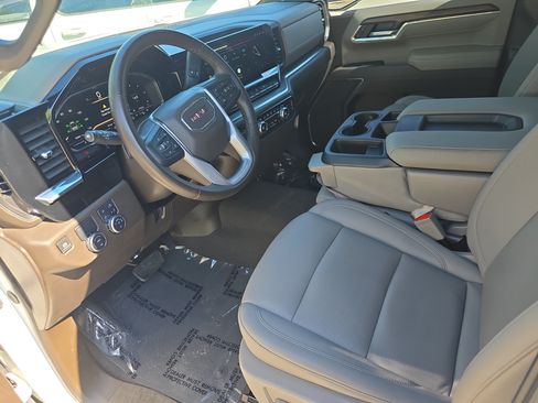 Used 2025 GMC Sierra 1500 SLT RWD image 15