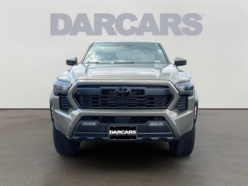 Used 2026 Toyota Tacoma TRD Off-Road AWD/4WD image 2