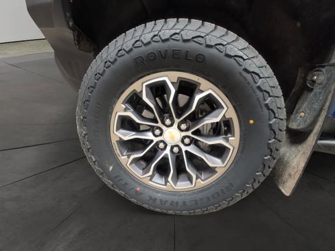 Used 2020 Chevrolet Colorado ZR2 image 14