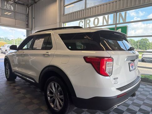 Used 2022 Ford Explorer XLT w/ Equipment Group 202A AWD/4WD image 4