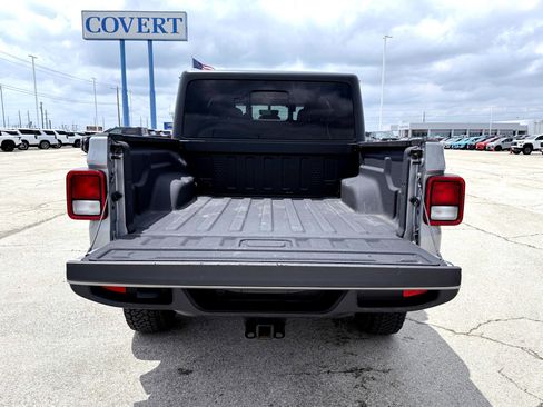 Used 2021 Jeep Gladiator Sport AWD/4WD image 33