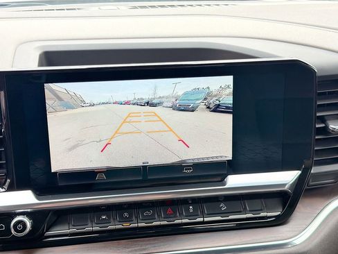 Used 2023 GMC Sierra 1500 SLT w/ SLT Convenience Package image 33