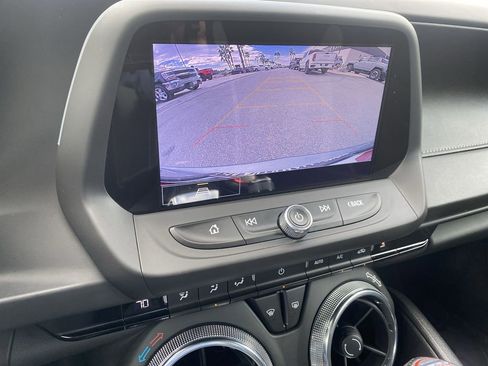 Used 2021 Chevrolet Camaro LT w/ Technology Package image 14