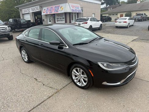 Used 2015 Chrysler 200 Limited image 19