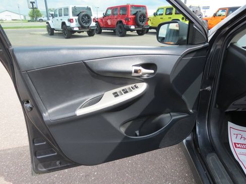 Used 2010 Toyota Corolla S FWD image 12