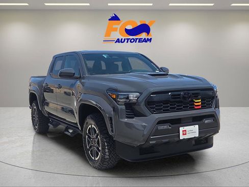 Certified 2025 Toyota Tacoma TRD Sport AWD/4WD image 6