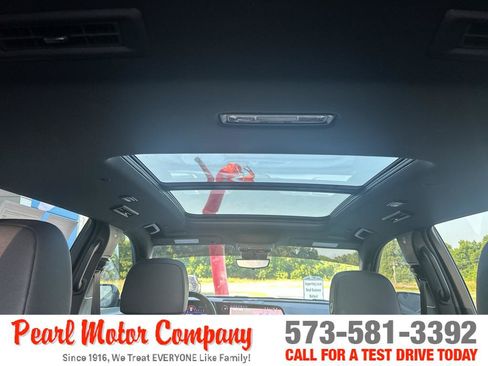 Used 2025 Chevrolet Traverse RS w/ LPO, Floor Liner Package AWD/4WD image 26